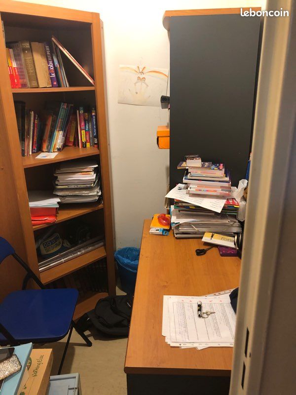 Bureau + une étagère d’angle + une étagère normale (image 5)