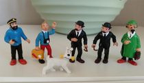 FIGURINE TINTIN pvc Bully PIB(1975) - Tintin valise orange et appareil