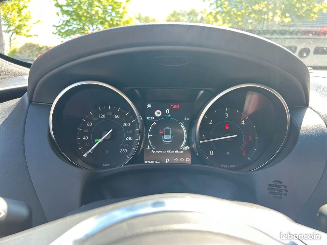 JAGUAR F-Pace 2.0 D 240ch R-Sport - 2018 - 95 000 km - Suivi complet - Attelage (image 10)