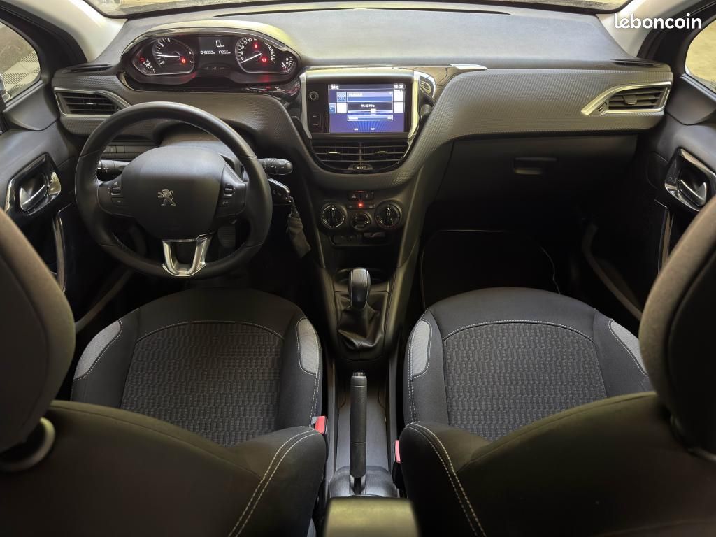 PEUGEOT 208 1.2l VTI 82ch Style 1ère Main Courroie de Distribution Faite Roue de Secours Capteur (image 19)