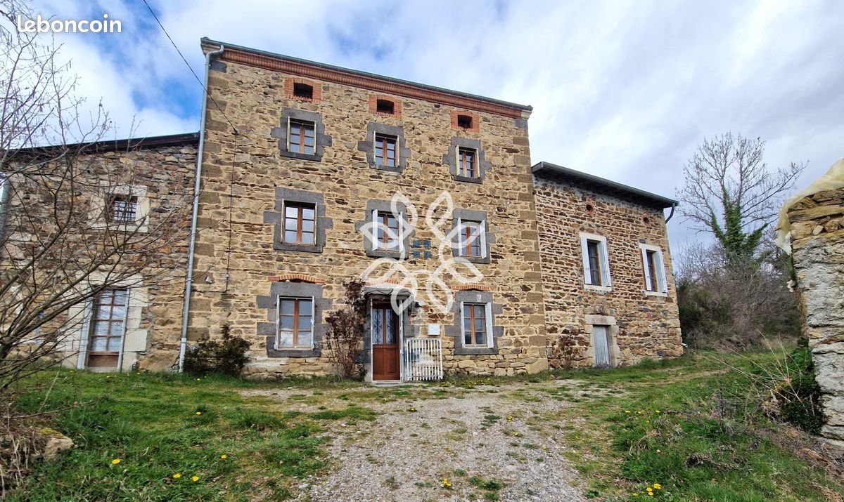 Maison 7 pièces 154 m² · à Saint-Didier-sur-Doulon · 154 m² · 172 000 €