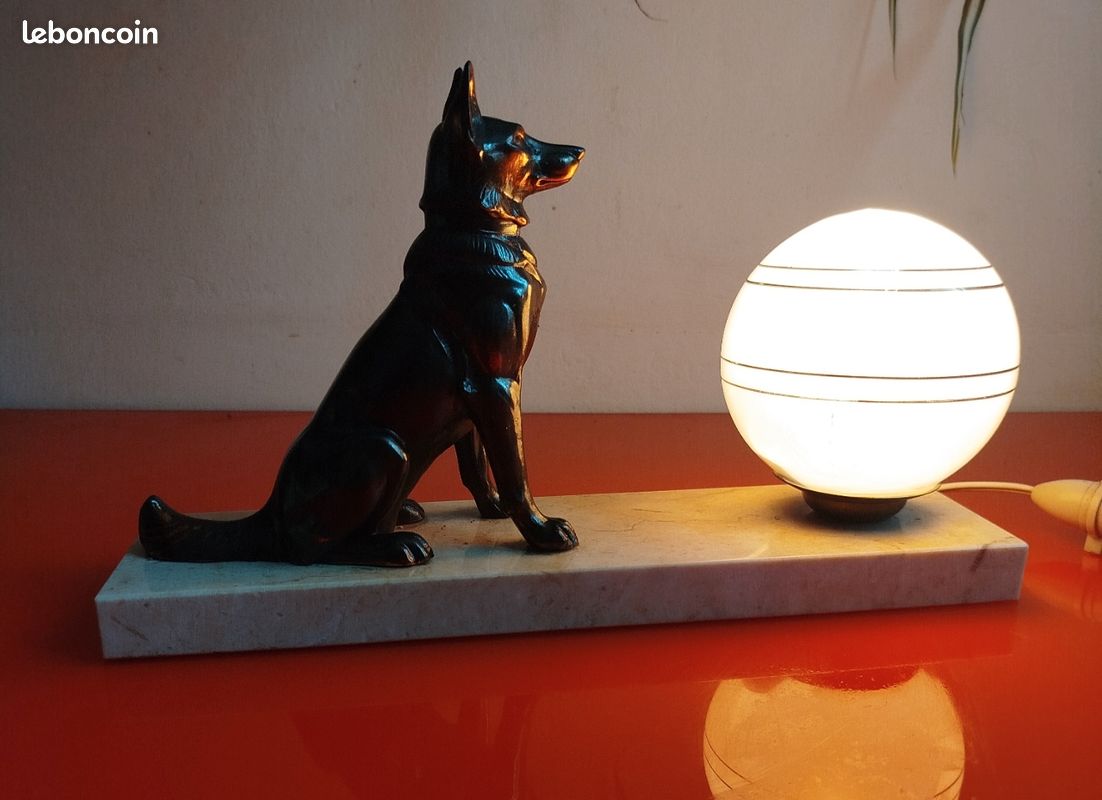 Lampe veilleuse de chevet ancienne période Art déco années 40 / 50 chien en régule support en marbre (image 3)