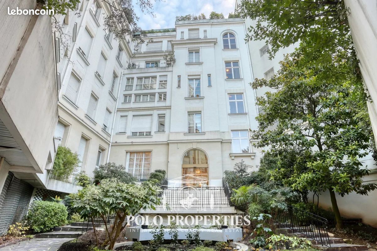 Appartement 7 pièces 163 m² · à Paris · 163 m² · 9 000 €