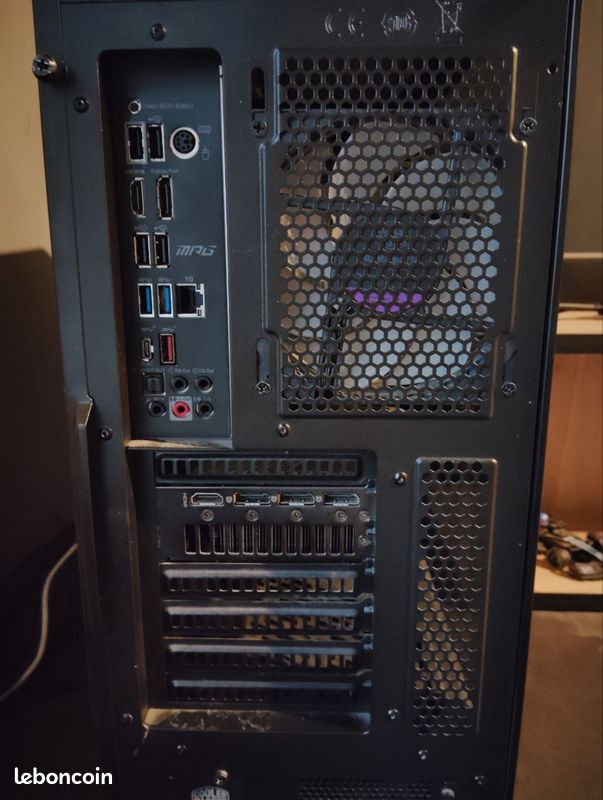 PC gamer avec écran, clavier, souris et ondulateur (image 6)