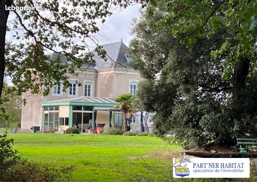 Maison 9 pièces 176 m² · à Sablé-sur-Sarthe · 176 m² · 383 250 €