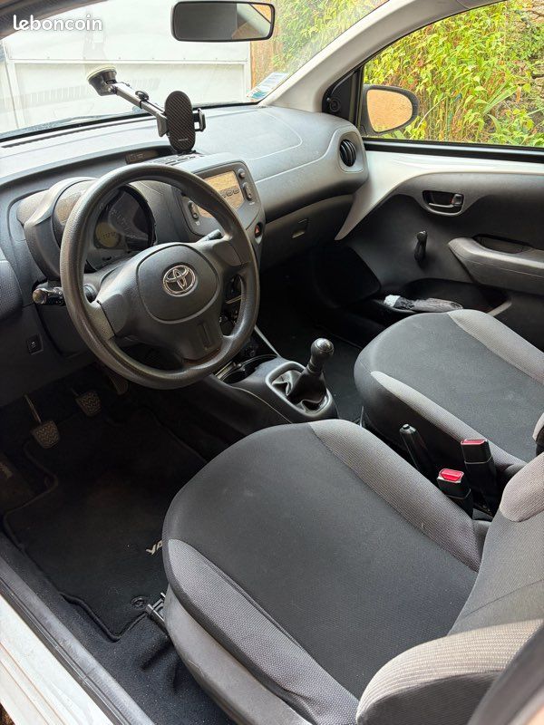 Toyota Aygo II 1.0 VVT-i 69 ch - 2015 - 173 000 km (image 3)