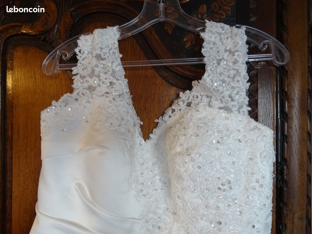 ROBE DE MARIEE taille 42 avec son étole (image 1)