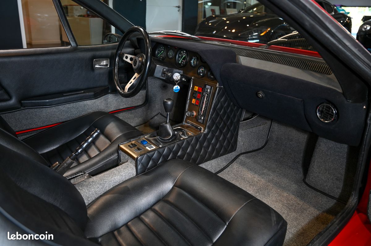ALPINE A310 1600 VF 4 cylindres 125ch BVM5 / Conversion carburateurs 45 Weber / Rouge / Intérieur cuir noir / N° série 21532 (image 9)
