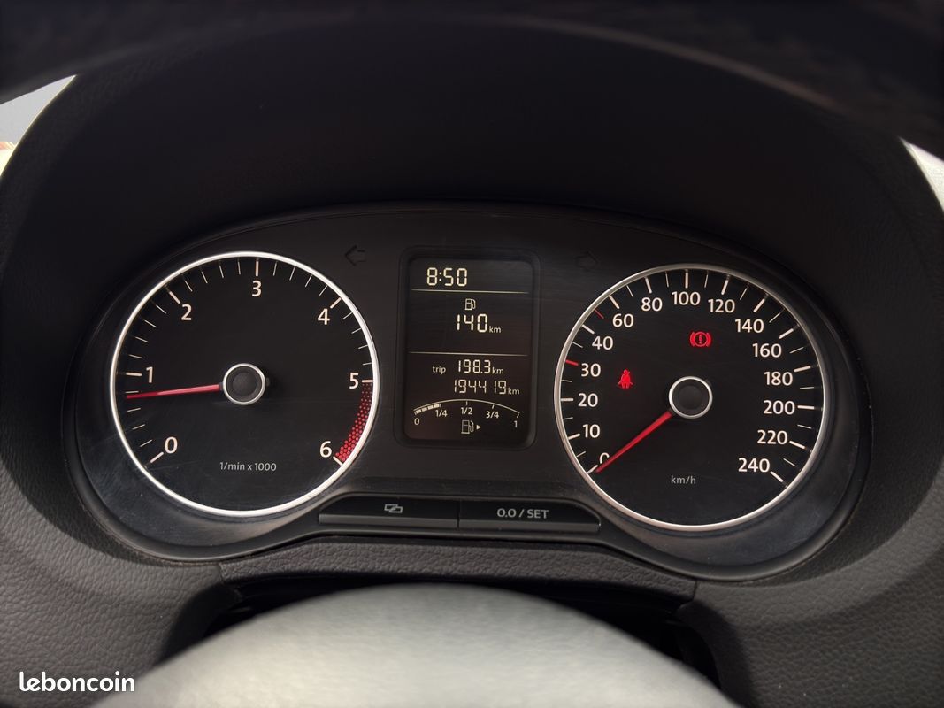 VOLKSWAGEN POLO 1.6 TDI 90 CR FAP Confortline (image 11)