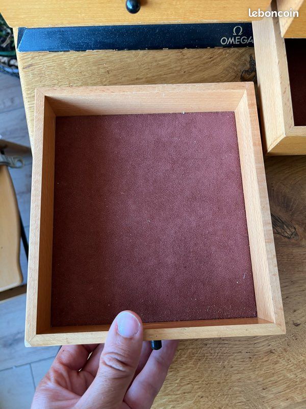 Très belle layette oméga en bois (image 4)