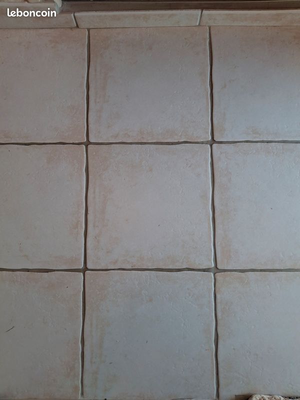 Carrelage 30×30 plus plainte 12m2 encore emballé (image 3)