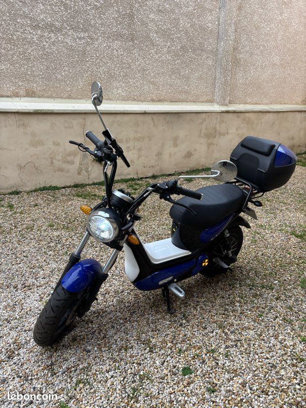 e-opai - gris - Scooter électrique 50cc easy-Watts - 2 400 Watts - 72 V