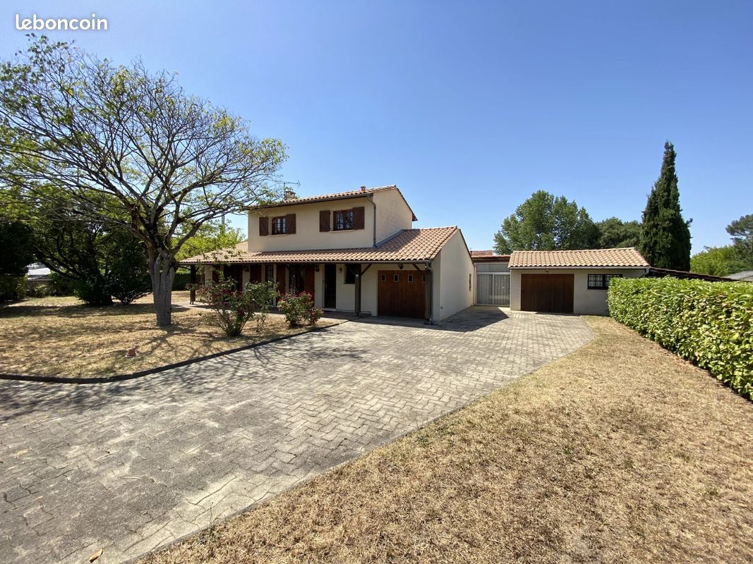 Maison 5 pièces 116 m² · à Ambarès-Et-Lagrave · 116 m² · 296 000 €
