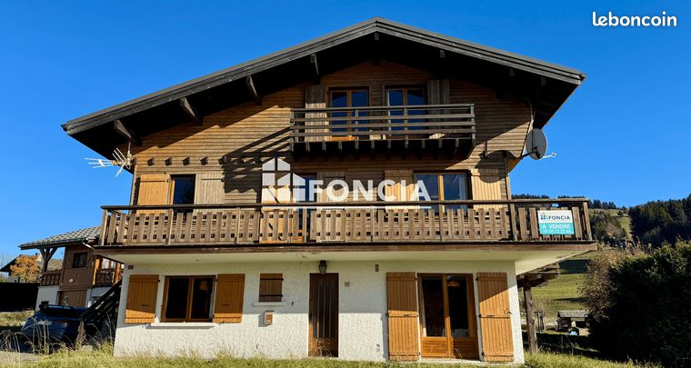 Authentique chalet 170 m² au cœur de Crest-Voland – Vue dégagée sur les montagnes