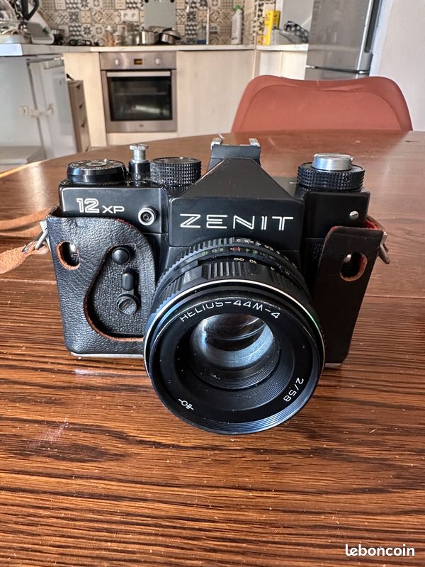Appareil Photo Argentique Zenit VZ-2 (modèle E) Avec Objectif Pour Endoscopie – 35 Mm, Couleur Argentée (occasion)