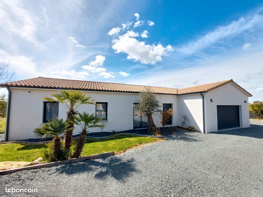 Maison 4 pièces 122 m² · à Saint-Jean-d'Angély · 122 m² · 379 000 €