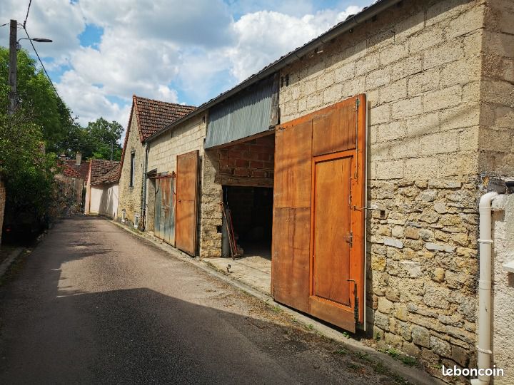 Maison 1 pièce 200 m² · à Fulvy · 200 m² · 45 000 €