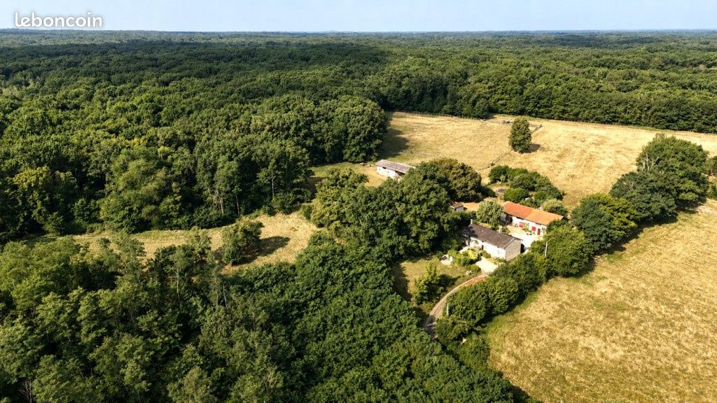 Maison 9 pièces 218 m² · à La Tranclière · 218 m² · 575 000 €