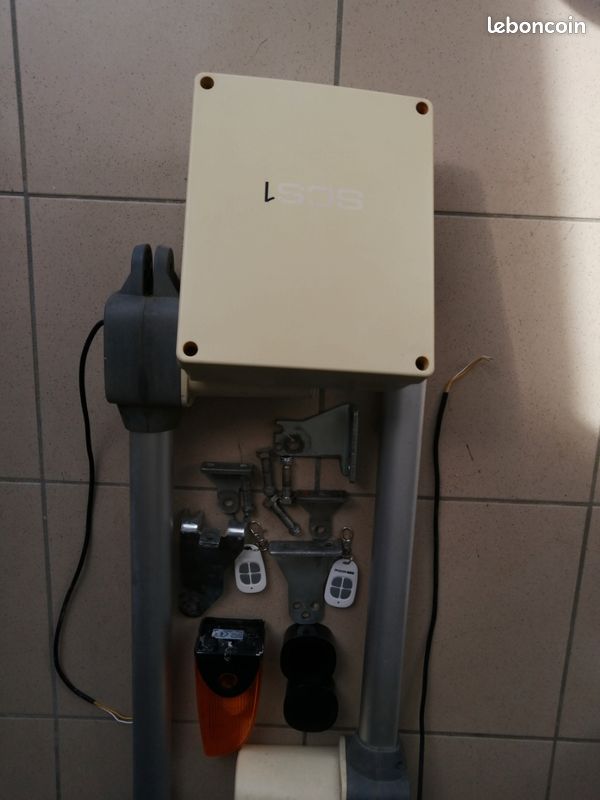 Motorisation à vérins pour portail battant Sentinel SCS1 24 Volts (image 4)