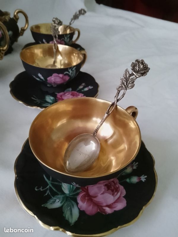Ancienne Porcelaine Fine de Bavière, Noir et Doré, Motifs Floraux (image 3)