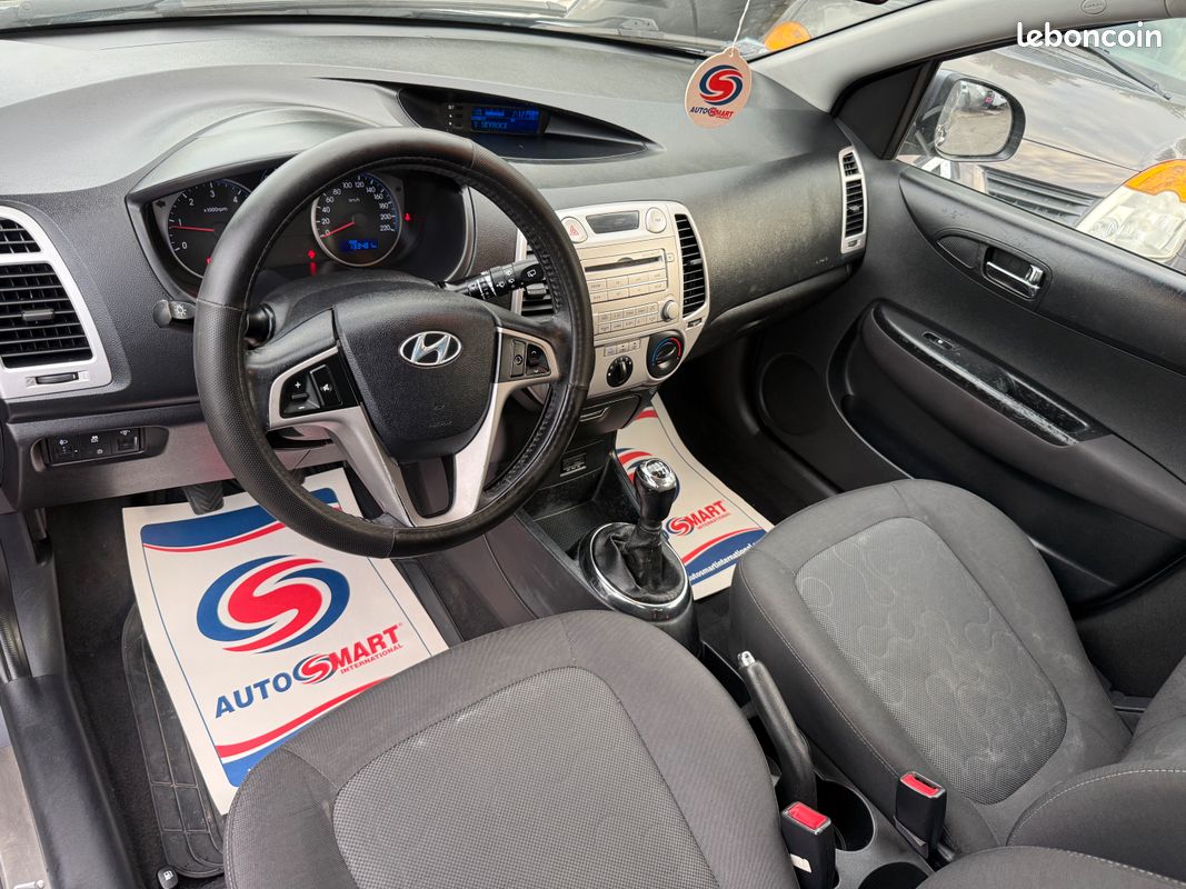 Hyundai i20 / 1.4 CRDi 90Ch / 6 Vitesses / Série WAVE / 133 481Kms / Clim / Jantes (image 3)