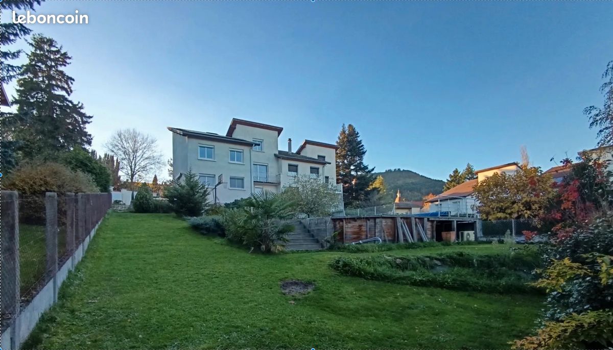 Maison 7 pièces 171 m² · à Bas-en-Basset · 171 m² · 249 000 €
