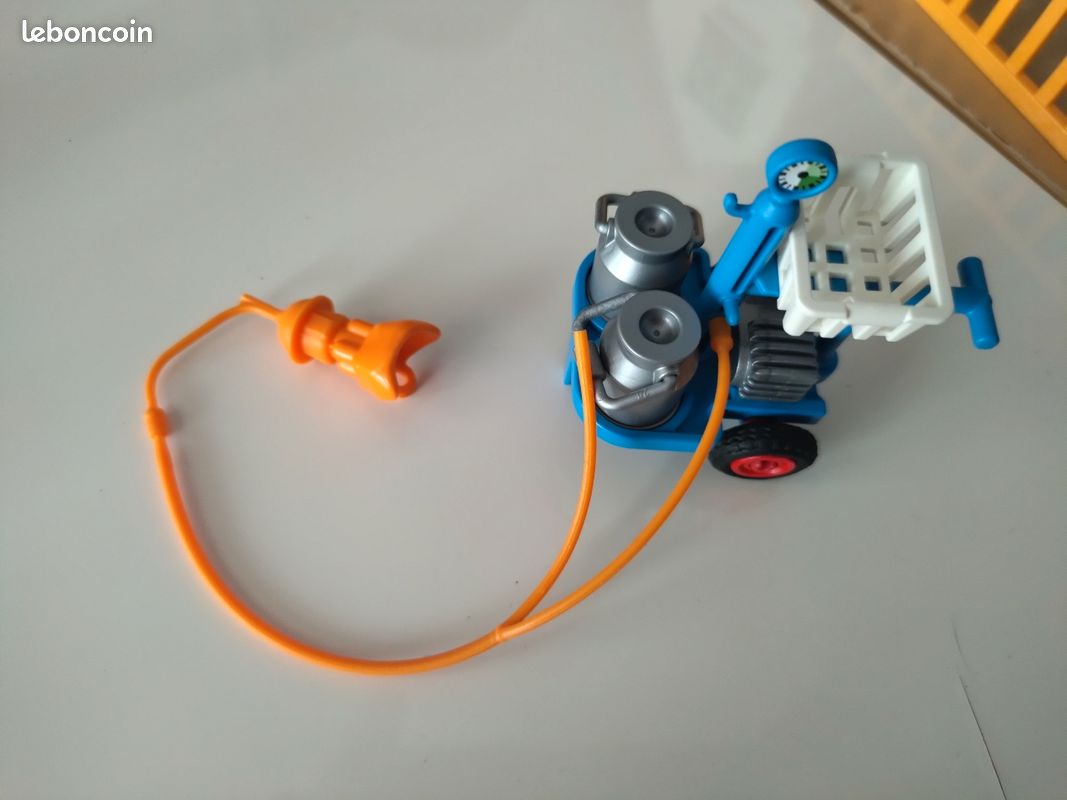 Kit playmobil la grande ferme 6120 et enfant avec lapins et clapier 6140 la grande (image 9)