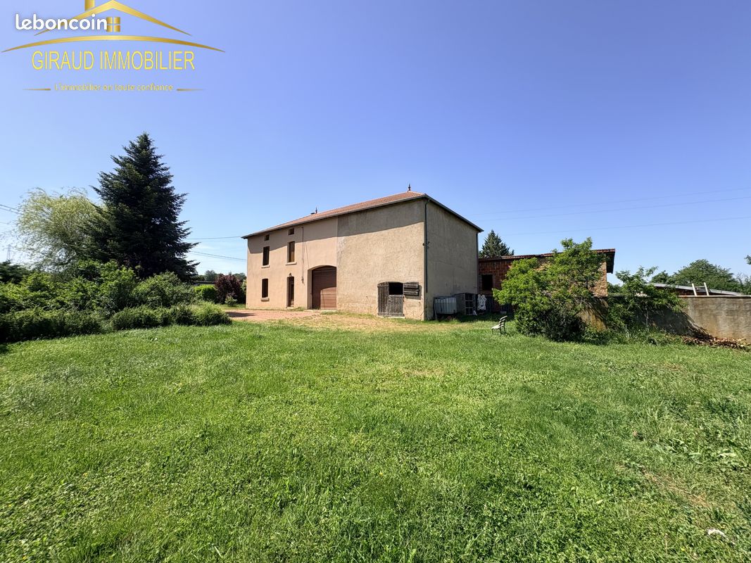 Maison 7 pièces 126 m² · à Charlieu · 126 m² · 238 000 €