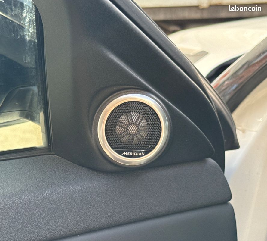 LAND ROVER RANGE ROVER EVOQUE II 1.5 P300E PHEV 4WD R-DYNAMIC HSE BVA8 + TOIT PANO + ATTELAGE + MERIDIAn (image 20)