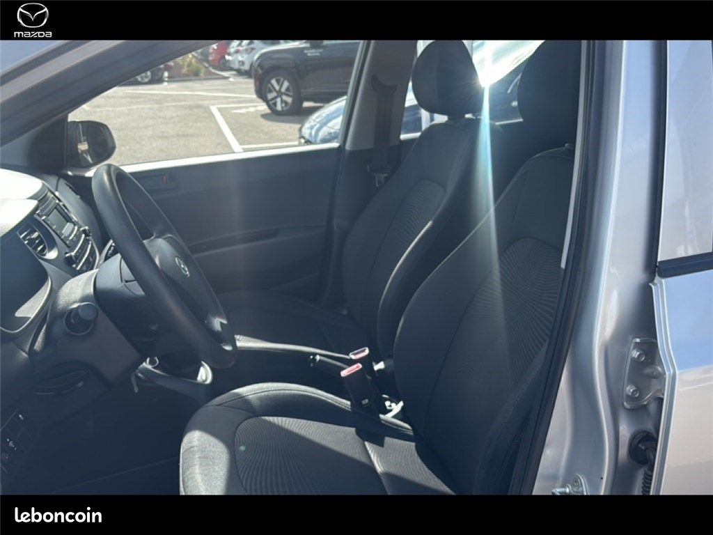 Hyundai i10 II 1.0 66 BVM5 Initia (image 8)