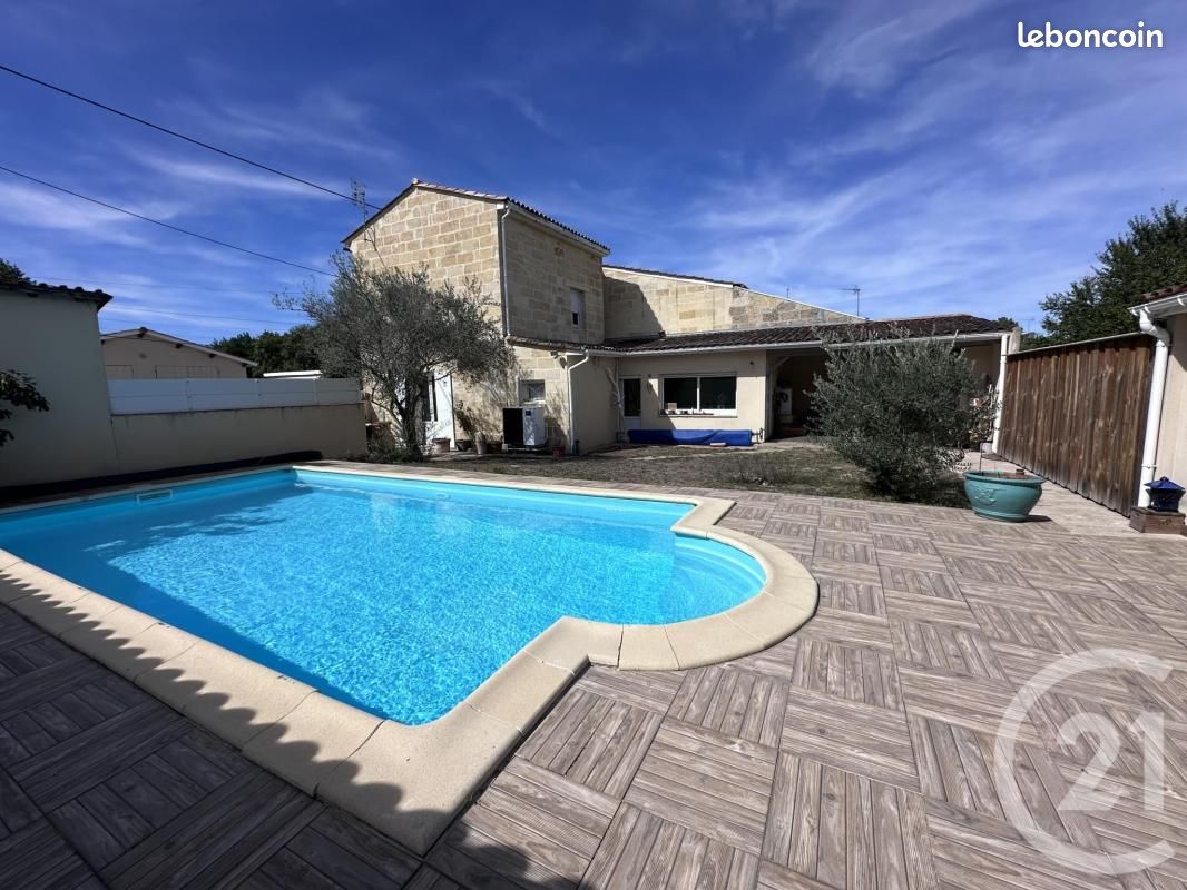Maison 5 pièces 162 m² · à Saint-Médard-de-Guizières · 162 m² · 272 000 €