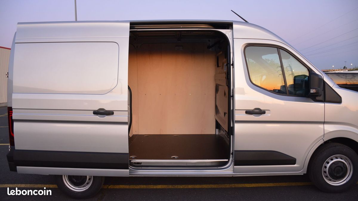 Renault Master L2H2 Advance 3T5 Blue dCi 150 - Leasing (image 2)