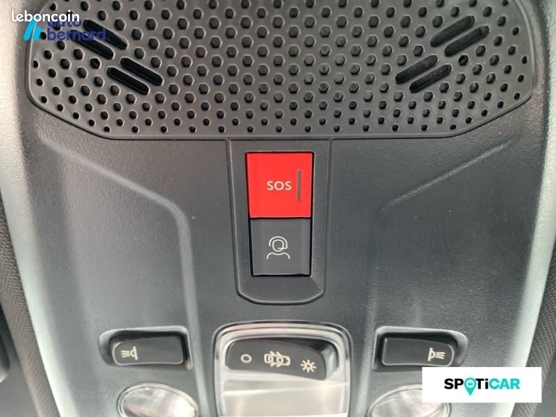 Peugeot 2008 1.2 Hybrid 145ch Style e-DCS6 (image 15)
