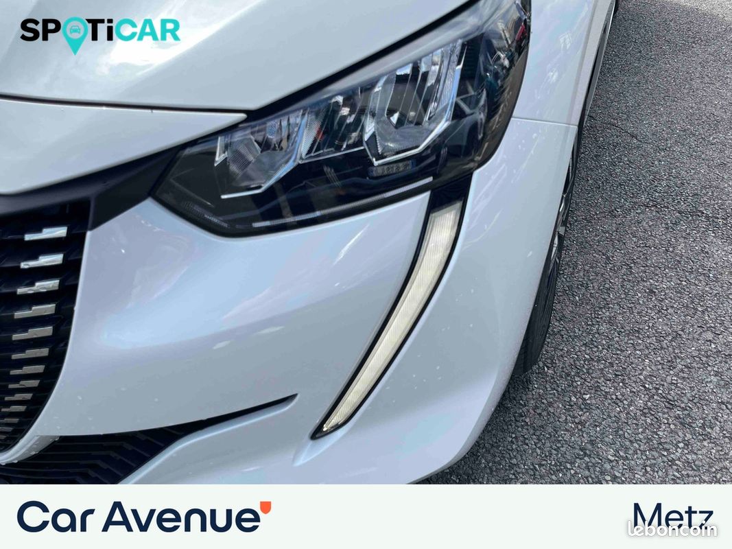 PEUGEOT 208 PureTech 100 S&S BVM6 Allure Pack (image 24)