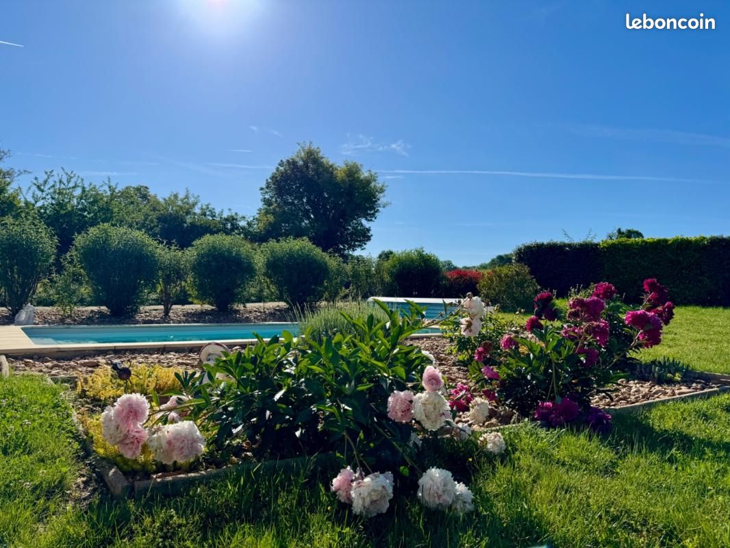 Maison 5 pièces 123 m² · à Savignac-les-Églises · 123 m² · 250 000 €