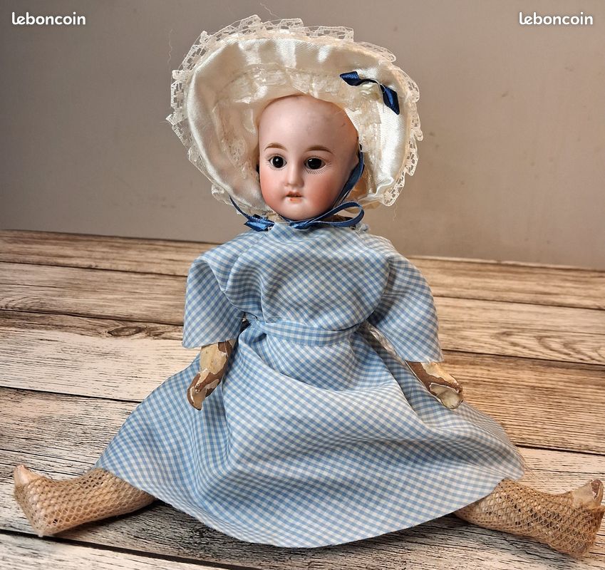 Poupée Mignonnette Ancienne En Porcelaine