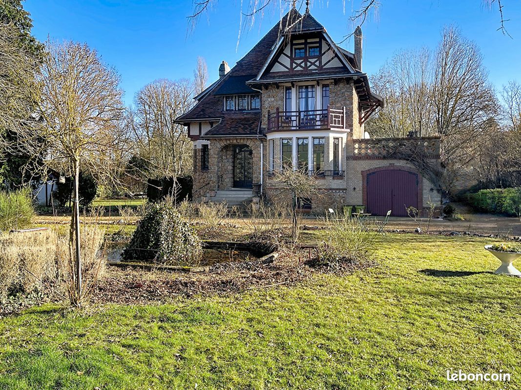Maison 9 pièces 200 m² · à Beynes · 200 m² · 690 000 €