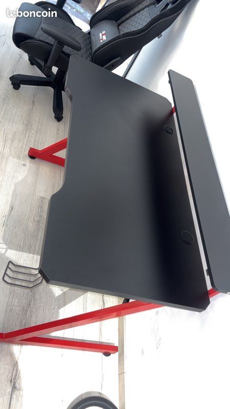 Bureau (image 2)