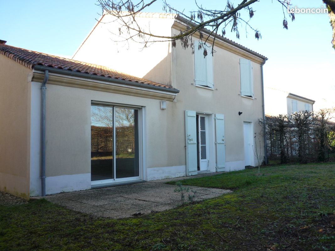 Maison 4 pièces 100 m² · à Angoulême · 100 m² · 930 €