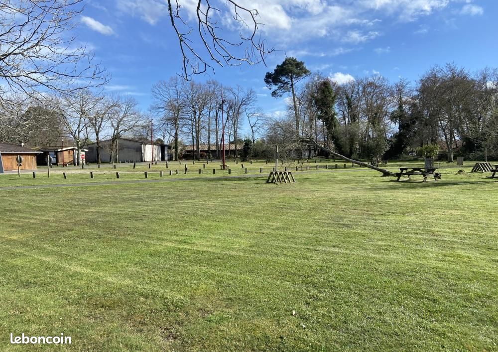 Terrain à bâtir de 300 m² à GASTES (40) · 89 000 €