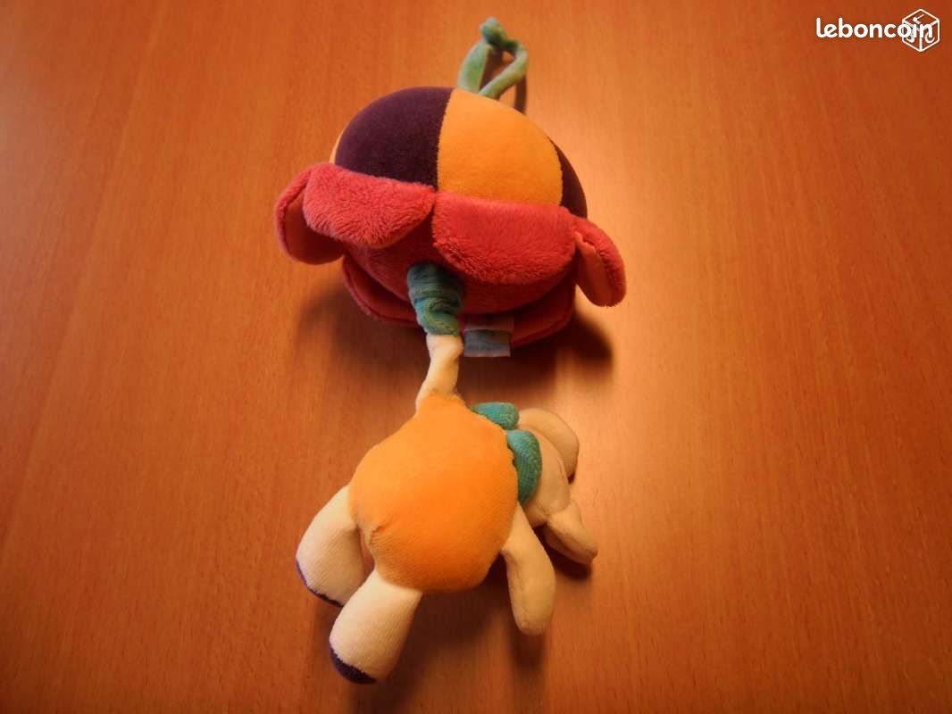 Suspension berceuse musicale doudou et compagnie (image 2)