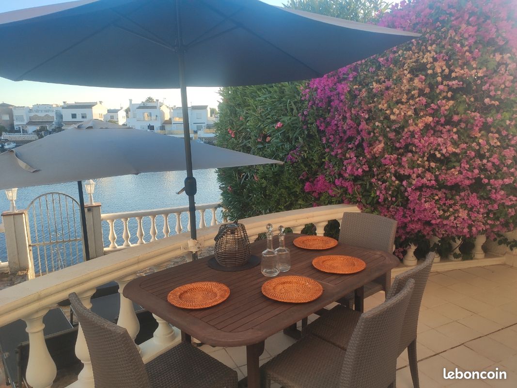 Villa 3 chambres 6 personnes à louer à empuriabrava (image 1)