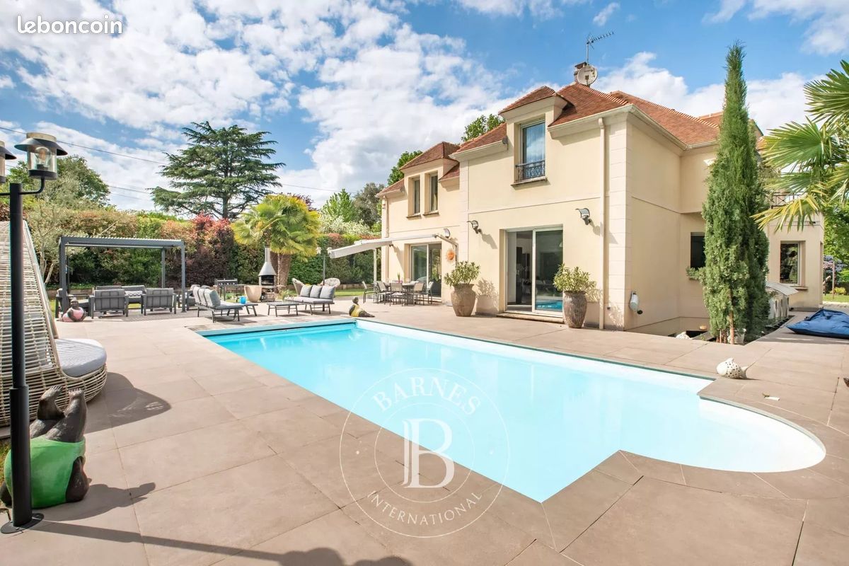 Maison 10 pièces 330 m² · à Bougival · 330 m² · 2 390 000 €