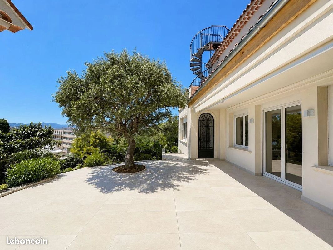 Appartement 4 pièces 157 m² · à Cannes · 157 m² · 1 350 000 €
