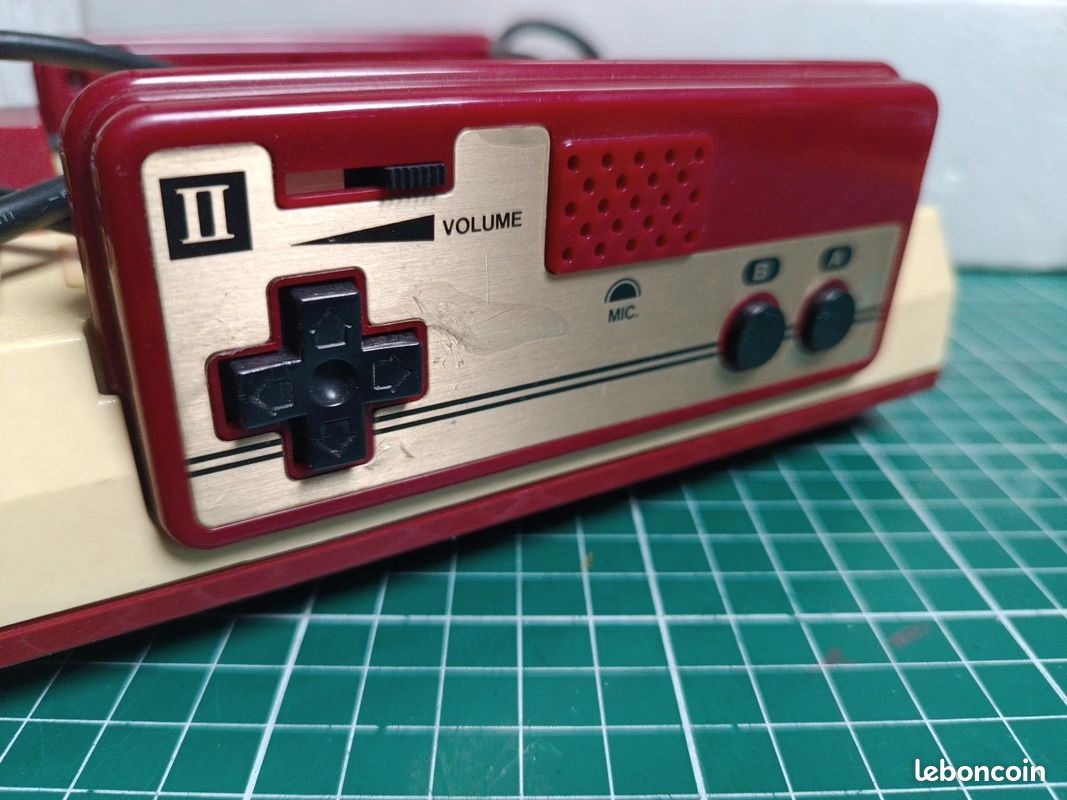 Nintendo Famicom Console En Boite (HVC-001) Sans bloc Alimentation (image 9)