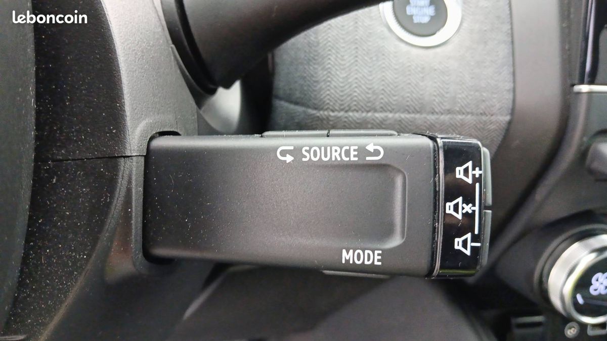 Renault clio tce 90 ch gsr2 techno (image 24)