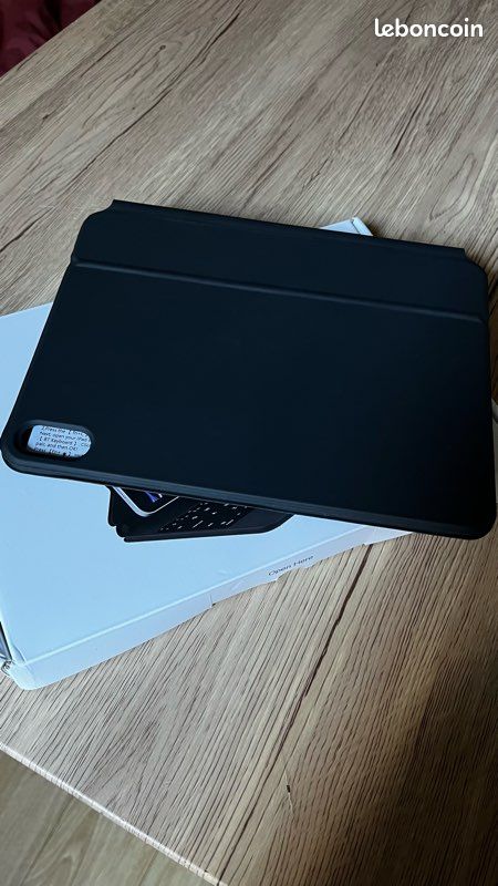 Clavier magnétique type Magic Keyboard pour iPad 10 – état neuf (image 5)