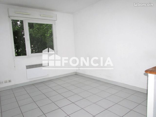 Appartement 1 pièce 18 m² · à Saint-Martin-d'Hères · 18 m² · 394 €