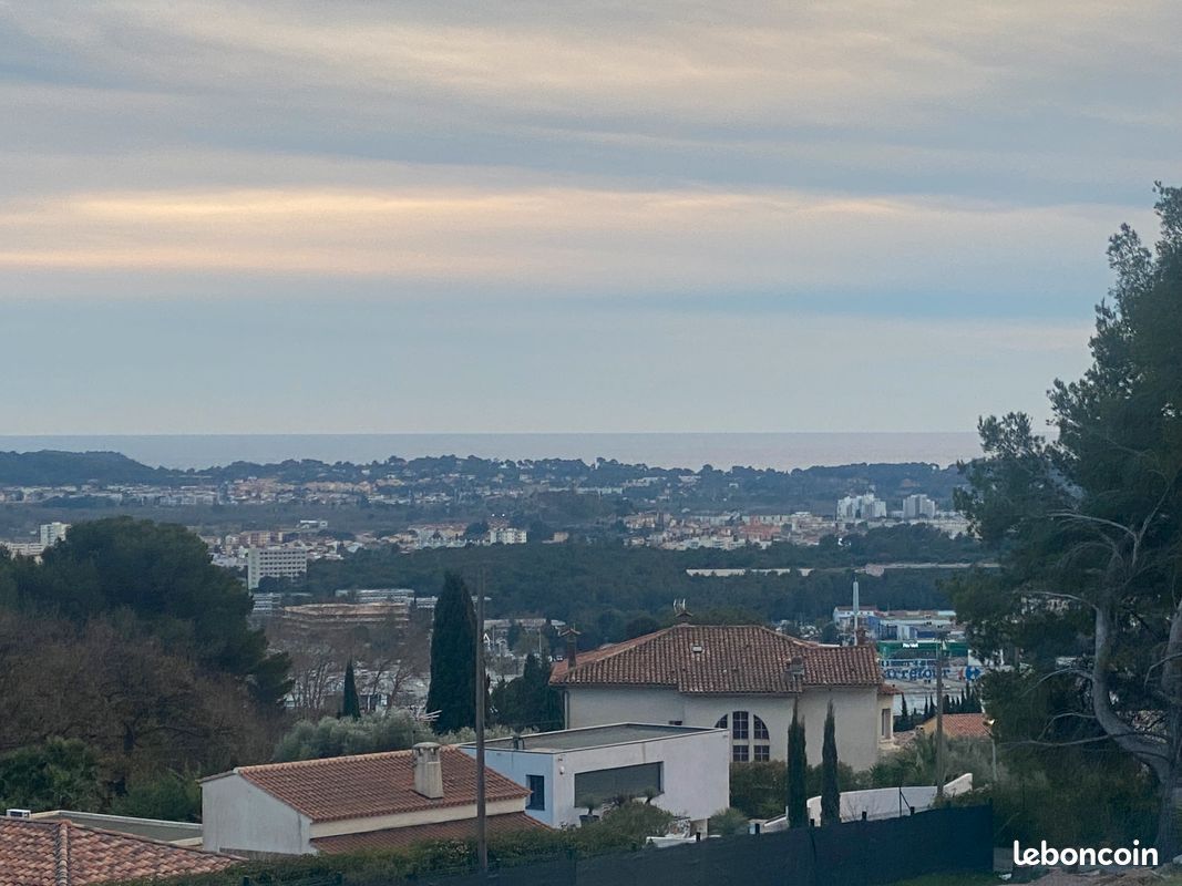Maison 8 pièces 235 m² · à La Valette-du-Var · 235 m² · 1 355 000 €