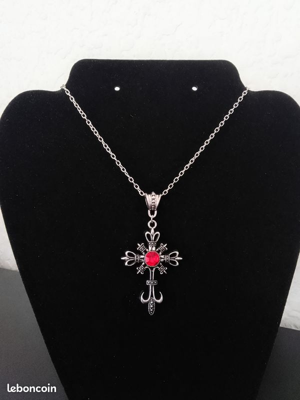 Pendentif Opus Dei En étain - Style Gothique Et Alchimie - Avec Sa Chaîne - Bijou Vintage Alchemy Gothic - Occasion